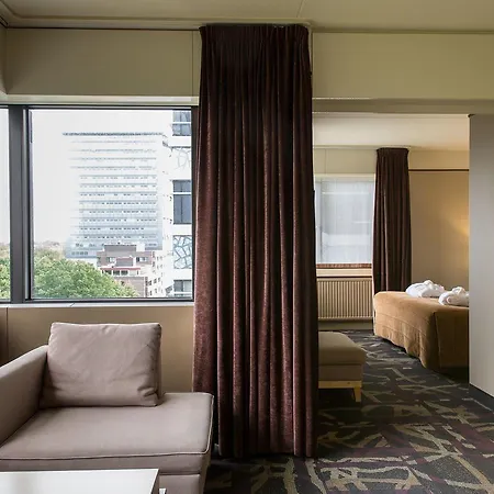 Leonardo Babylon 4* 海牙