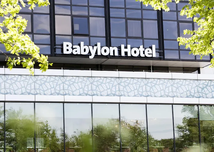 Leonardo Babylon Hága