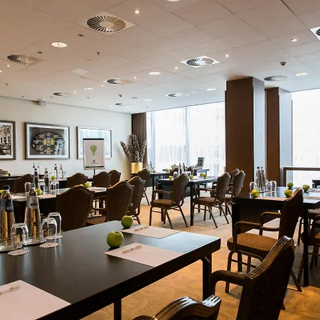 Leonardo Babylon 4* L'Aia