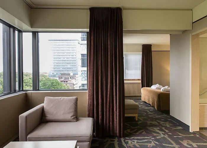 Leonardo Babylon 4* L'Aia